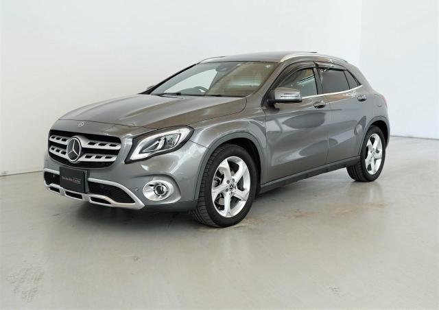 GLA220 4MATIC レーダーセーフティパッケージ・プレミアムパッケージ