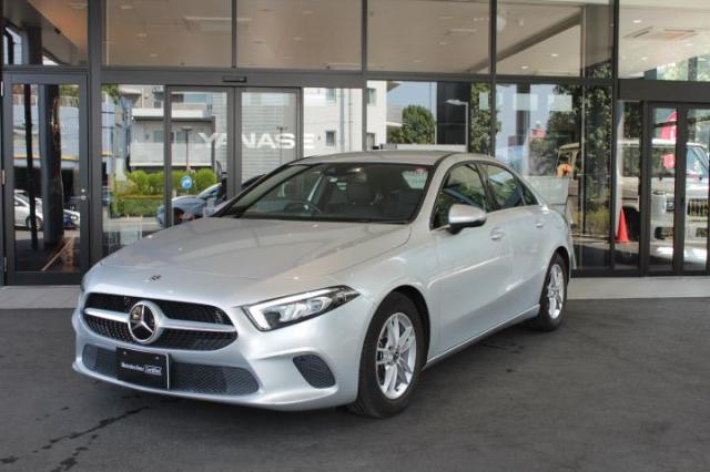 A180 セダン レーダーセーフティパッケージ・ナビゲーションパッケージ