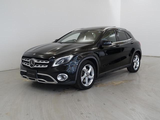 GLA220 4MATIC レザーエクスクルーシブパッケージ・レーダーセーフティパッケージ
