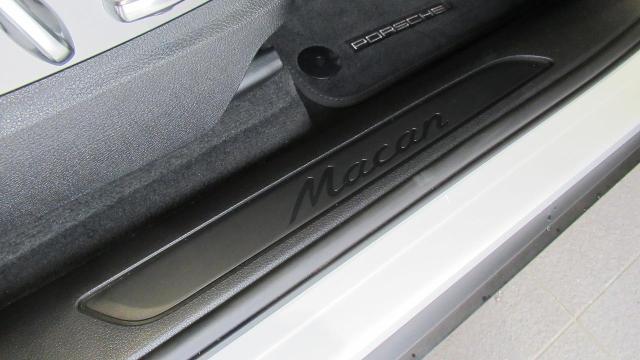 マカン スポーツクロノパッケージ