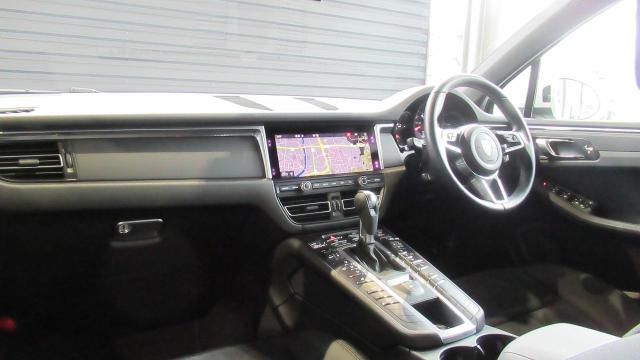 マカン スポーツクロノパッケージ