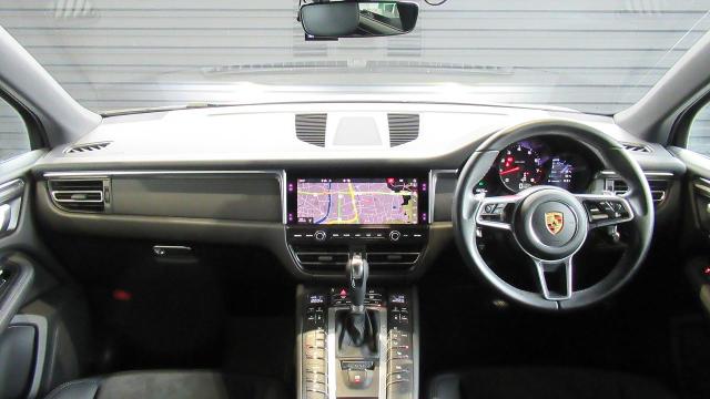 マカン スポーツクロノパッケージ