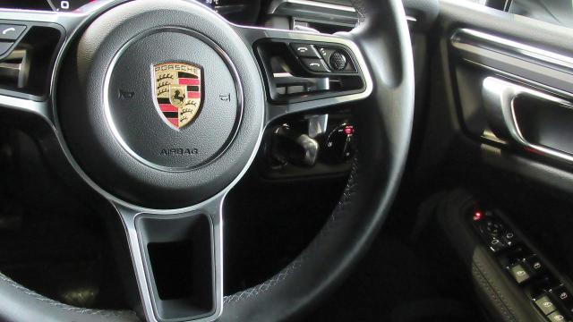 マカン スポーツクロノパッケージ