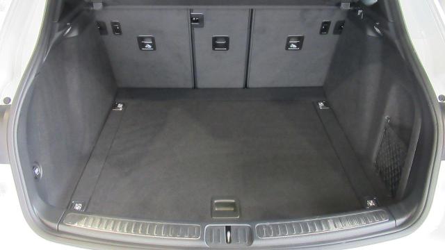 マカン スポーツクロノパッケージ