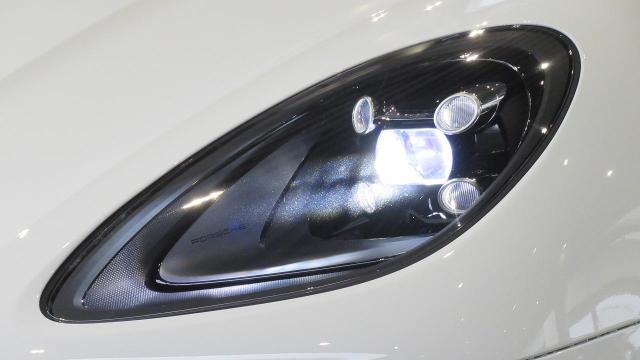 マカン スポーツクロノパッケージ