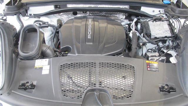 マカン スポーツクロノパッケージ