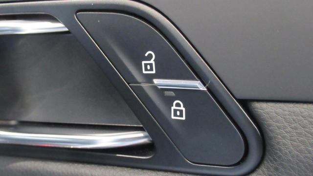 マカン スポーツクロノパッケージ