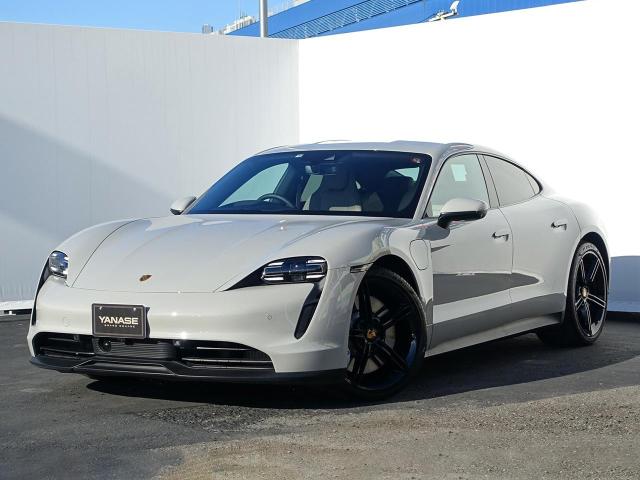 タイカン ベースグレード