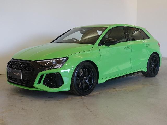 RS3 スポーツバック ベースグレード