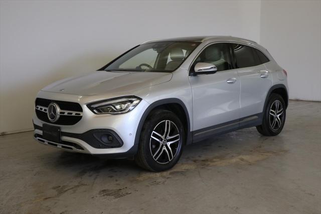 GLA200 d 4MATIC レザーエクスクルーシブパッケージ・アドバンスドパッケージ・ナビゲーションパッケージ