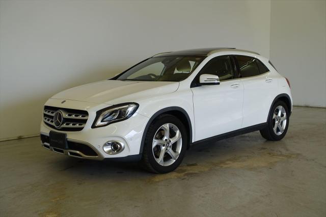 GLA220 4MATIC レーダーセーフティパッケージ・プレミアムパッケージ