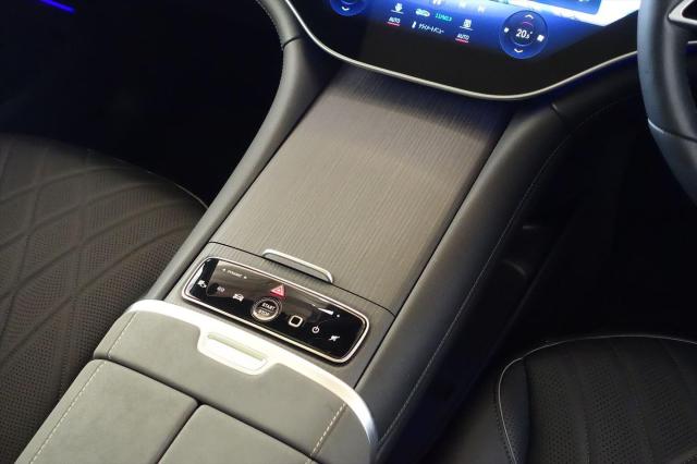 EQS450 4MATIC SUV AMGラインパッケージ・デジタルインテリアパッケージ・ショーファーパッケージ・ナイトパッケージ