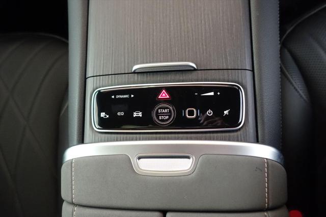 EQS450 4MATIC SUV AMGラインパッケージ・デジタルインテリアパッケージ・ショーファーパッケージ・ナイトパッケージ