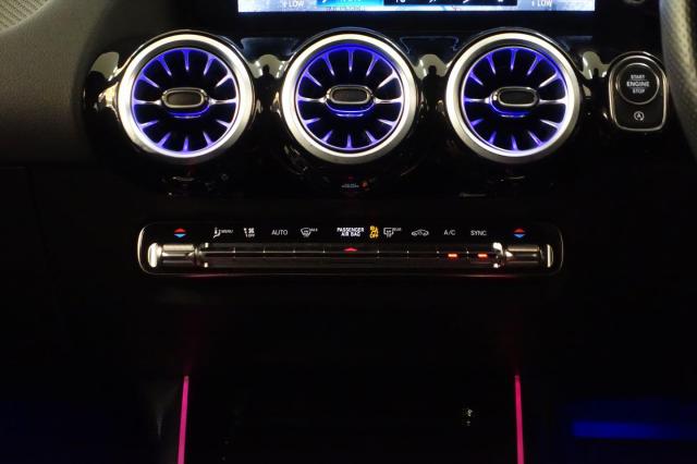 メルセデス‐AMG GLA35 4MATIC ナビゲーションパッケージ