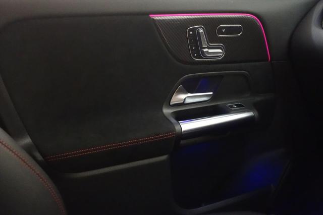 メルセデス‐AMG GLA35 4MATIC ナビゲーションパッケージ