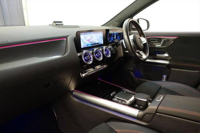 メルセデス‐AMG GLA35 4MATIC ナビゲーションパッケージ