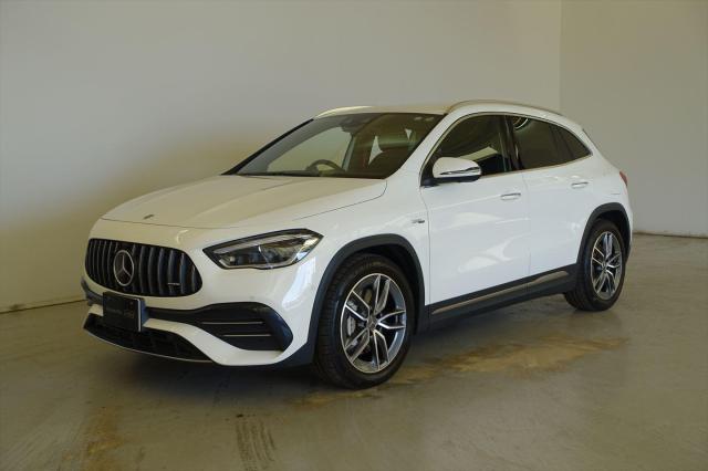 メルセデス‐AMG GLA35 4MATIC