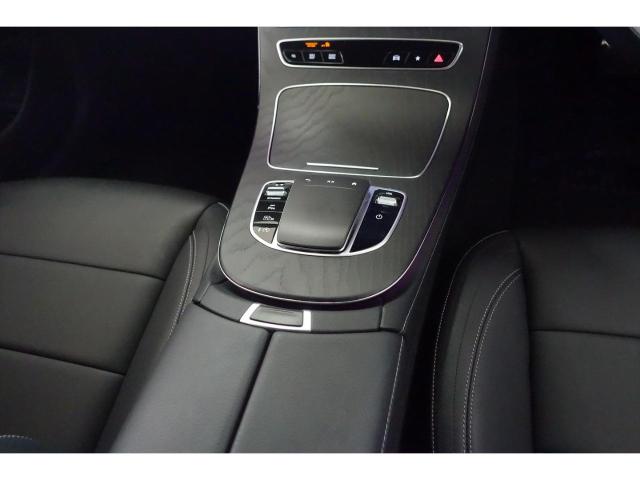 E200 スポーツ AMGラインインテリアパッケージ・レザーエクスクルーシブパッケージ