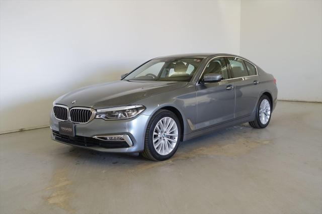 523i ラグジュアリー