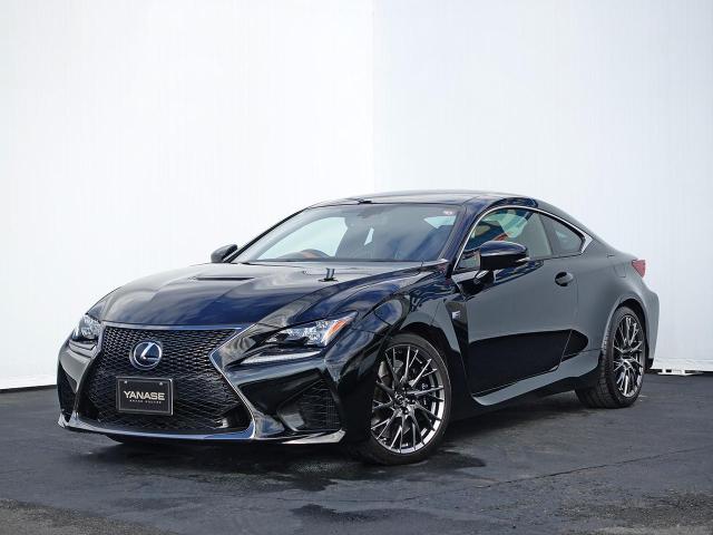 RC F ベースグレード