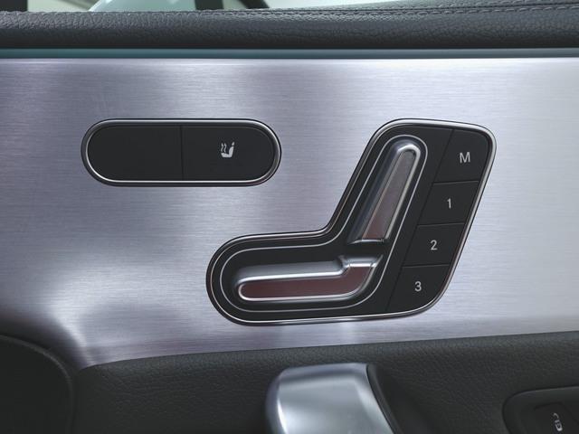 CLA250 4マチック シューティングブレーク AMGライン AMGレザーエクスクルーシブパッケージ ナビゲーションパッケージ アドバンスドパッケージ レーダーセーフティパッケージ