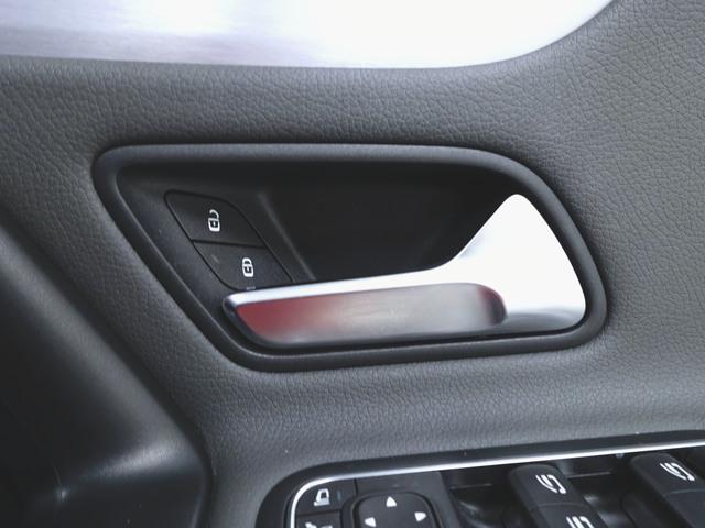 CLA250 4マチック シューティングブレーク AMGライン AMGレザーエクスクルーシブパッケージ ナビゲーションパッケージ アドバンスドパッケージ レーダーセーフティパッケージ