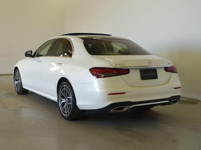 E200 4MATIC スポーツ AMGラインインテリアパッケージ・エクスクルーシブパッケージ