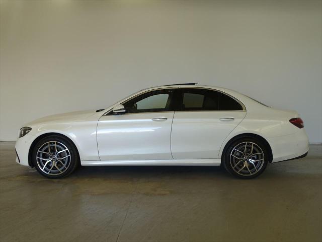 E200 4MATIC スポーツ AMGラインインテリアパッケージ・エクスクルーシブパッケージ