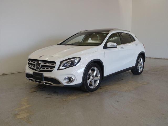 GLA220 4MATIC レーダーセーフティパッケージ・プレミアムパッケージ