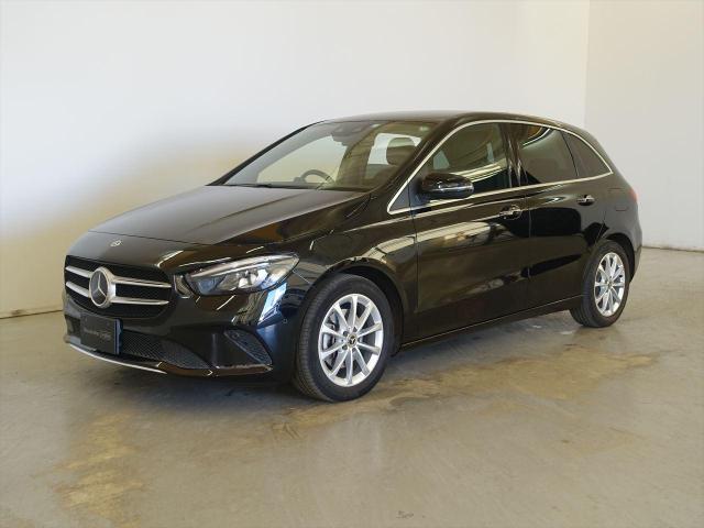 B200 d レザーエクスクルーシブパッケージ・レーダーセーフティパッケージ・ナビゲーションパッケージ