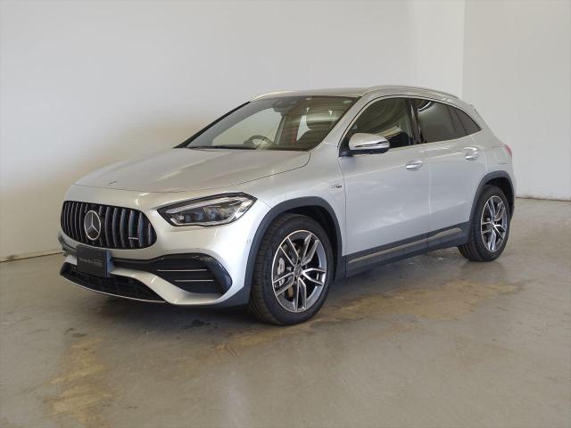 メルセデス-AMG GLA35 4MATIC