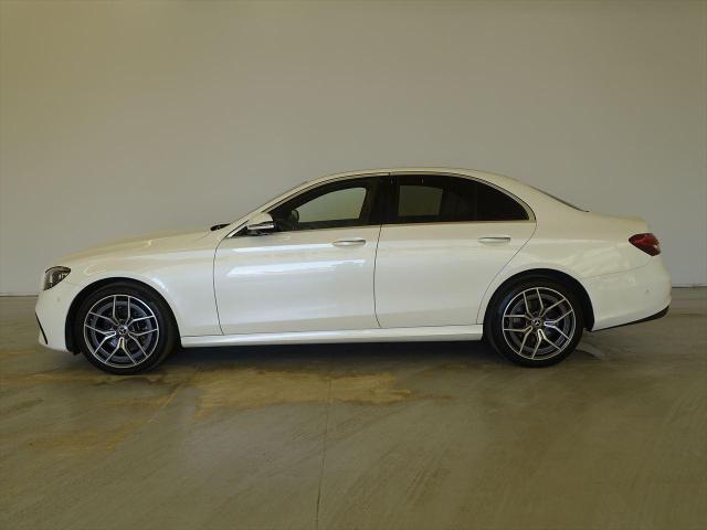 E200 4MATIC スポーツ AMGラインインテリアパッケージ・エクスクルーシブパッケージ
