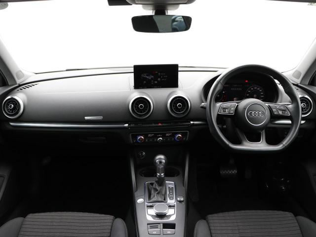 A3スポーツバック 30 TFSI スポーツ シグネチャーエディション