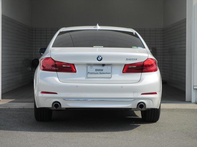 523i ラグジュアリー