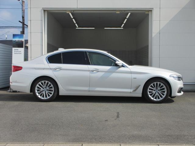 523i ラグジュアリー