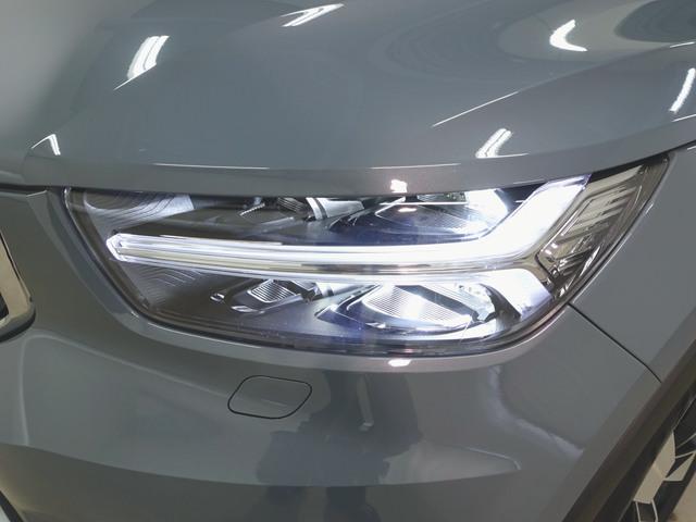 XC40 T4 モメンタム