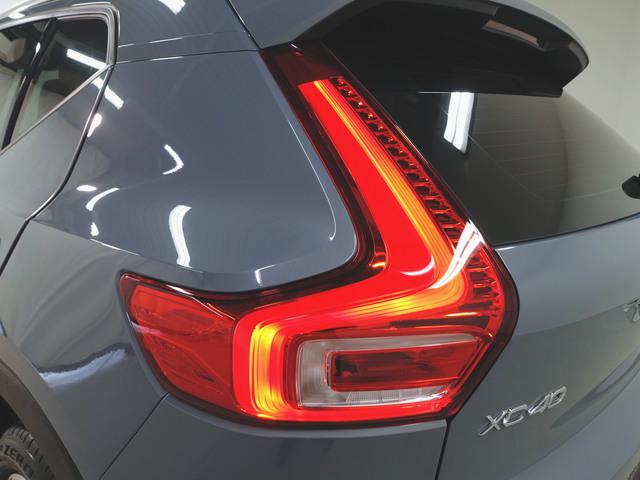 XC40 T4 モメンタム