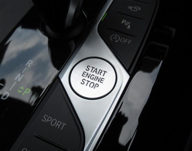 xDrive20d Mスポーツ