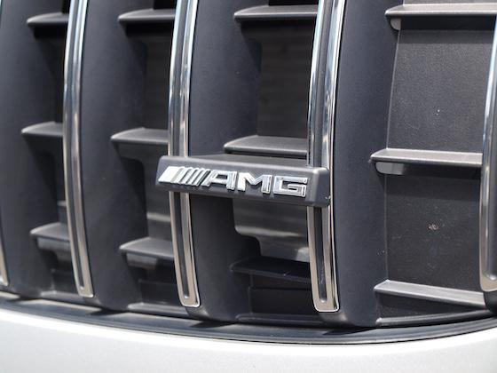 メルセデス‐AMG GLA35 4MATIC AMGパフォーマンスパッケージ・AMGアドバンスドパッケージ