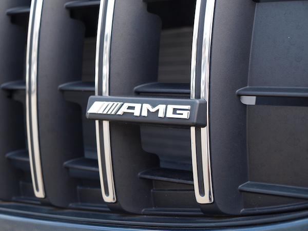 メルセデス‐AMG GLA35 4MATIC AMGパフォーマンスパッケージ・AMGアドバンスドパッケージ