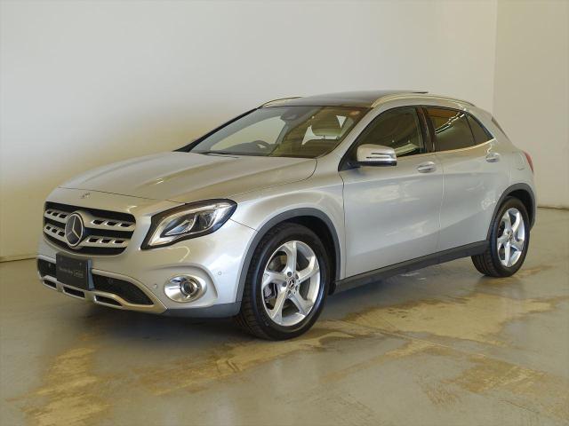 GLA220 4MATIC レーダーセーフティパッケージ・プレミアムパッケージ