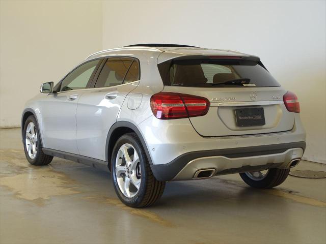 GLA220 4MATIC レーダーセーフティパッケージ・プレミアムパッケージ