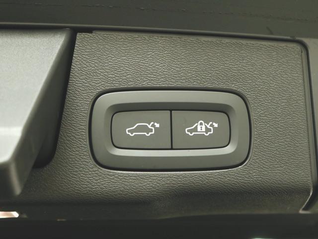 XC60 リチャージPHEV T8 AWD インスクリプション