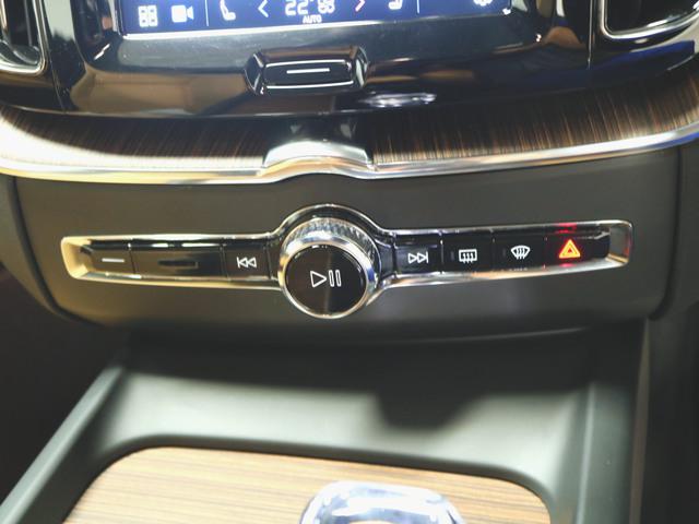 XC60 リチャージPHEV T8 AWD インスクリプション