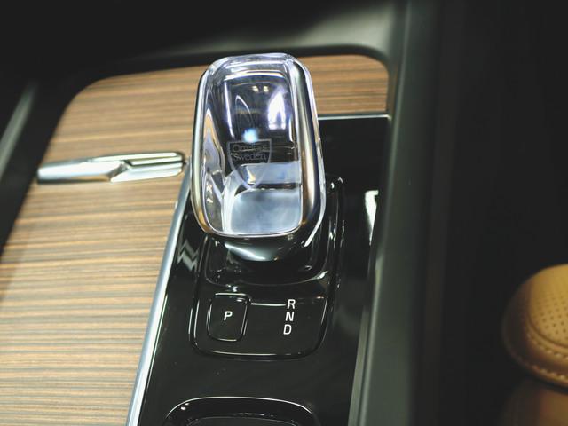 XC60 リチャージPHEV T8 AWD インスクリプション