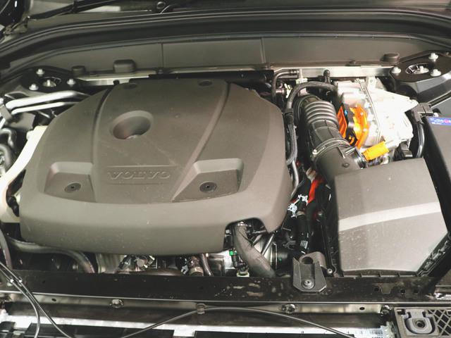 XC60 リチャージPHEV T8 AWD インスクリプション