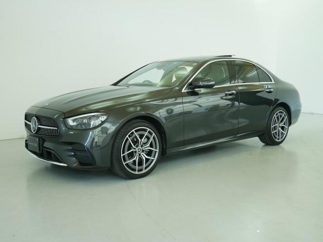 E200 4MATIC スポーツ AMGラインインテリアパッケージ・エクスクルーシブパッケージ