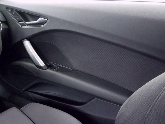 TTクーペ 2.0 TFSI クワトロ