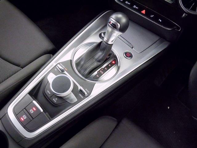 TTクーペ 2.0 TFSI クワトロ