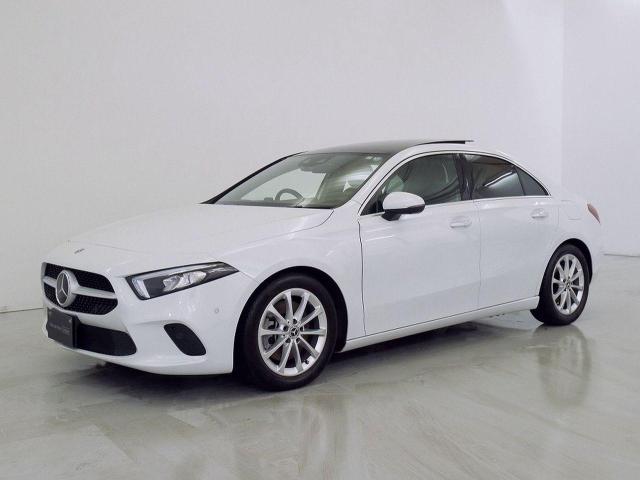 A250 4MATIC セダン レザーエクスクルーシブパッケージ・レーダーセーフティパッケージ・アドバンスドパッケージ・ナビゲーションパッケージ